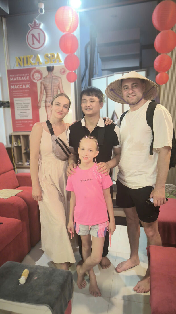 Gia đình khách hàng tại không gian NIKA Spa
